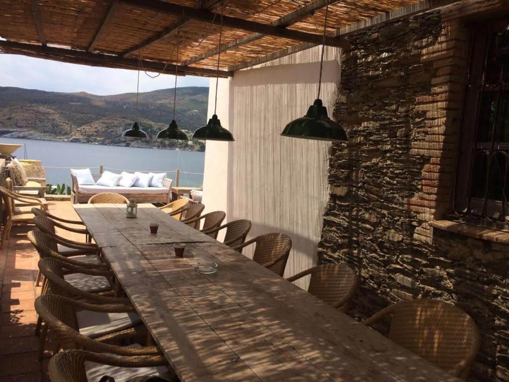 Isla Privada En Cadaques De Ensueno Con 11 Habitaciones Dobles Con Bano Privado Y Piscina Exterior photo